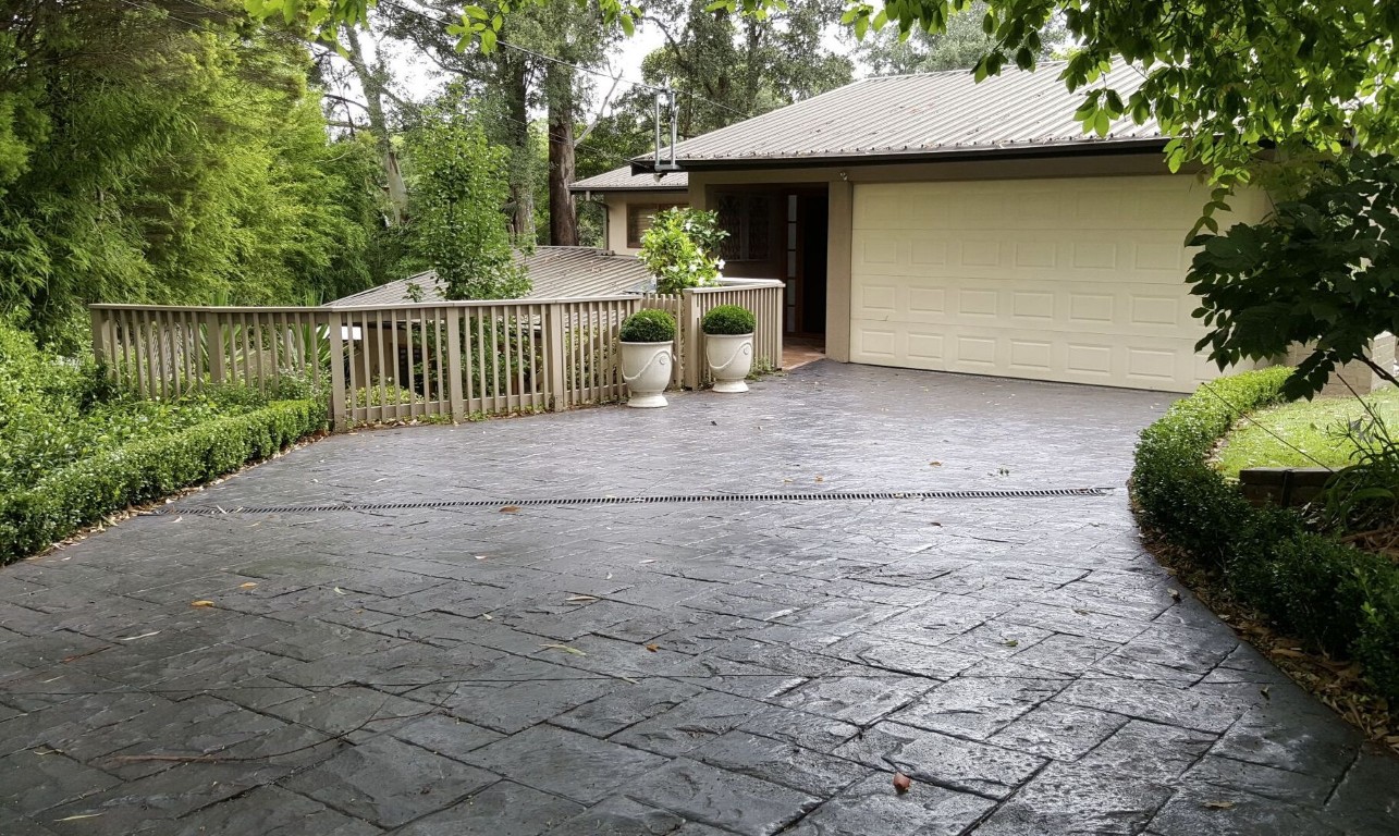 Professional concrete driveway installation in Weslaco